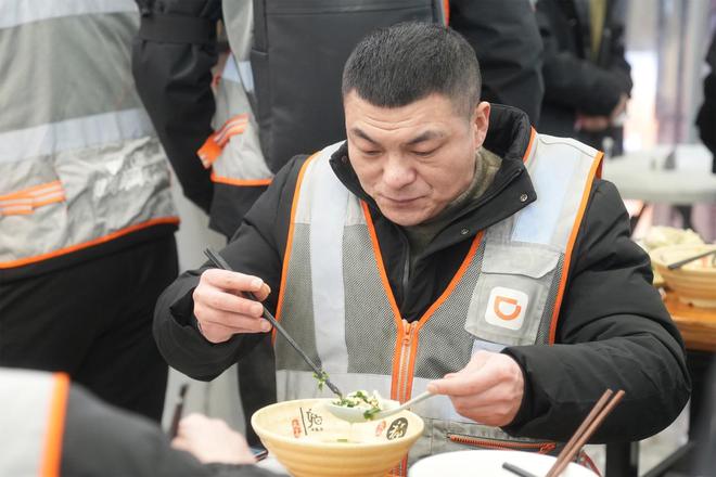 彩神vll滴滴代驾落地300家爱心驿站 寒冬中司机多了取暖等单场地(图2)