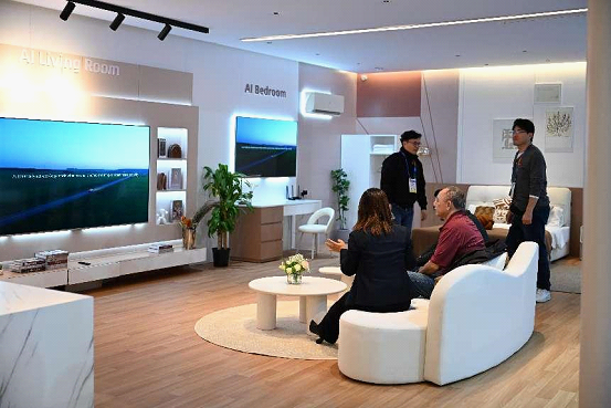 CES 2025：长虹多款AI产品亮相 中国“智”造闪耀科技秀彩神vll场(图3)