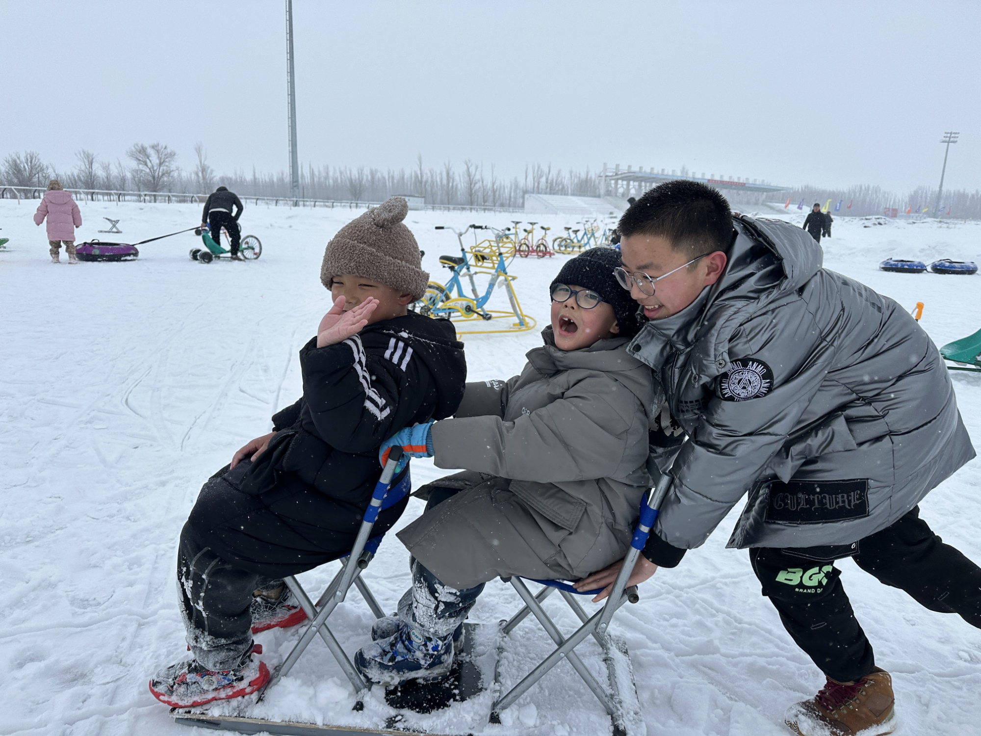 彩神vll千泉冰雪嘉年华 冰雪盛宴燃动新春(图1)