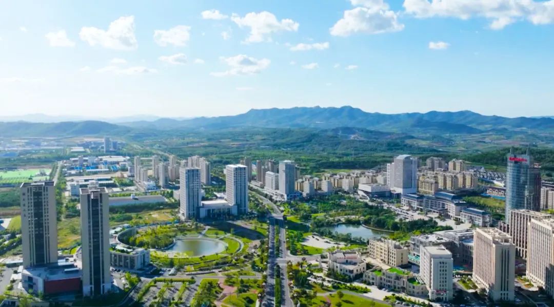 彩神vll撸起袖子加油干——临港区2025年工作动员大会侧记(图1)