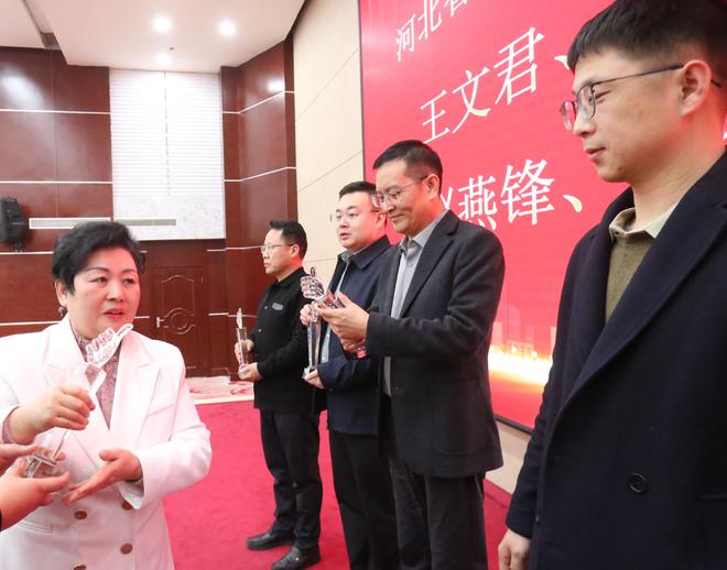 低碳引领未来 智慧赋能供热 博览会暨高峰论坛摄影纪彩神vll实(图3)