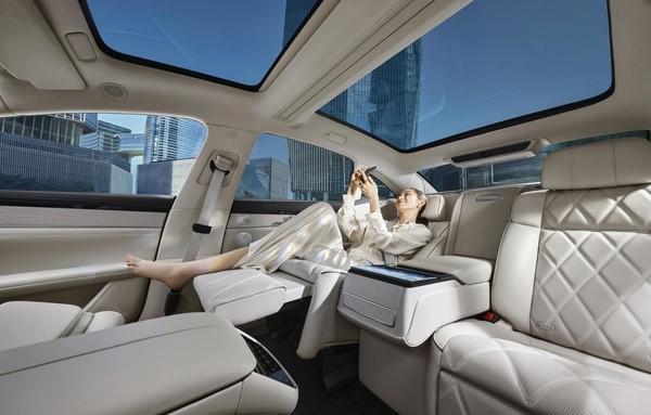 彩神vll享界S9增程版实车曝光 智驾全面进阶 引领中国智能豪华轿车崛起(图4)