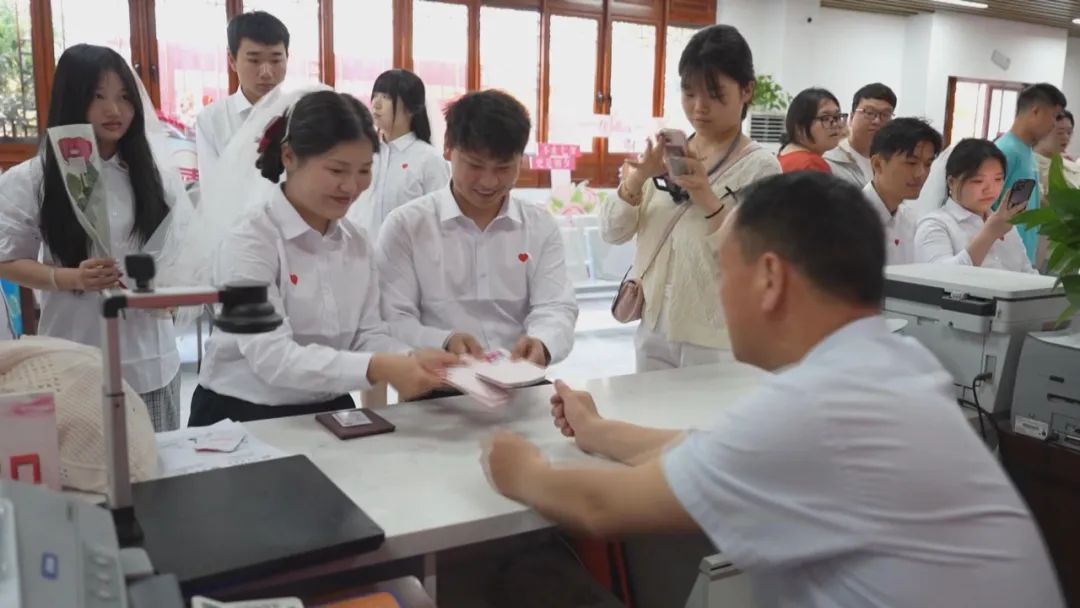 彩礼降了！_彩神vll中安在线(图2)