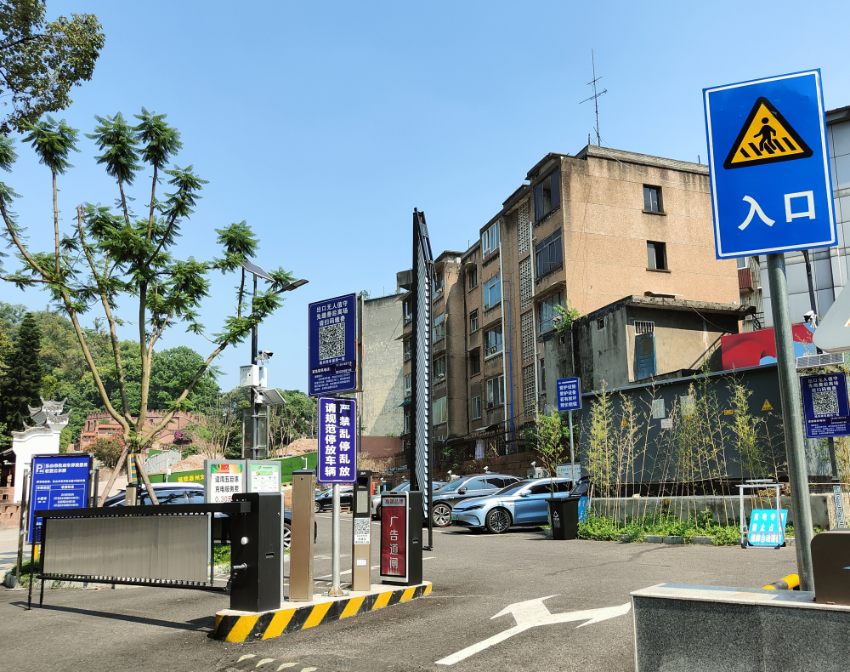 彩神vll乐山：城市看得见、摸得着的变化 市民“触摸”满满的幸福(图2)