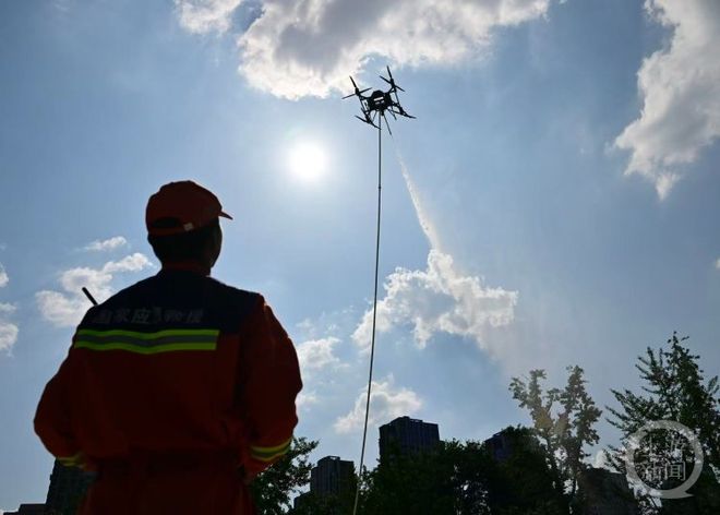 彩神vll来中央公园体验上百个应急项目！重庆2025年“安全生产月”活动正式启动(图2)